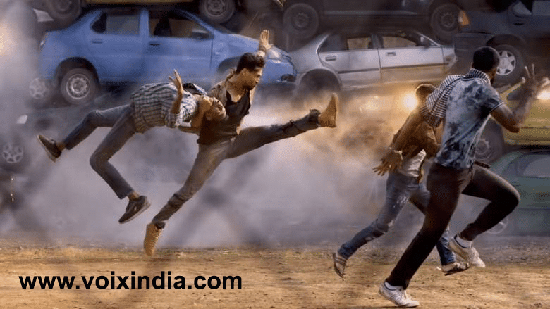 Tiger-shroff-hitting-men-baaghi-3.png