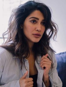 hot_Anuja_josh_hello_mini_cast_voixindia