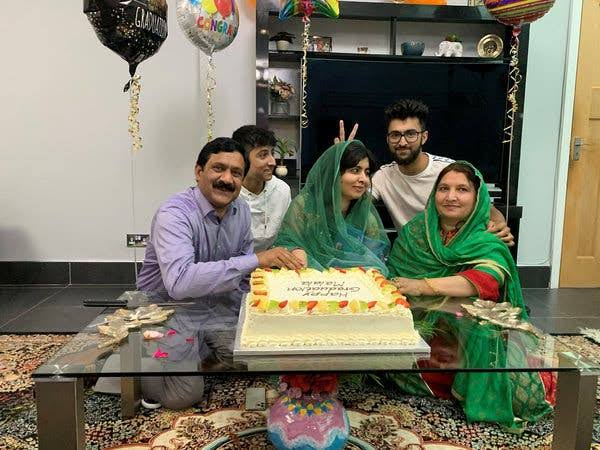 Malala Yousafzai's Oxford graduation cake Malala Yousafzai's Oxford graduation cake