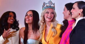 (From L to R) Toni Ann Singh (Jamaica), Manushi Chhillar (India) Karolina Bielawska (Poland), StephaStephanie Del Valle (Puerto Rico) and Vanessa Ponce De Leon (Mexico).